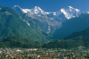 Eiger and Jungfrau Glacier Panorama Tour from Zurich - Lauterbrunnen to Kleine Scheidegg: Switching to the Rail Up