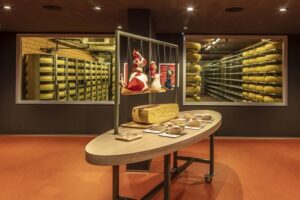 From Zurich/Lucerne: Berne Capital and Countryside Day-Trip - Entlebuch and Emmental valley drives: what you’ll notice from the bus
