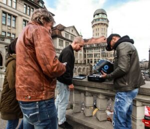 Outdoor Escape Game with Augmented Reality trough Zurich - How the iPad augmented reality escape works outdoors