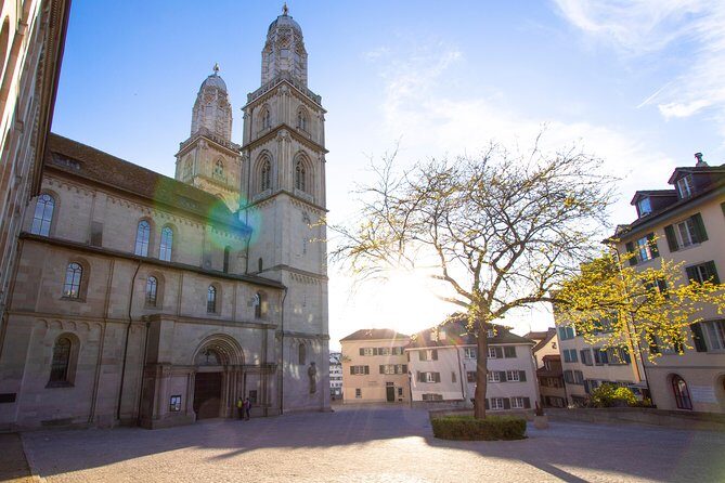 Private Tour of Zurich in 60 minutes with a Local - Start at Limmatquai 55, finish at Lindenhof