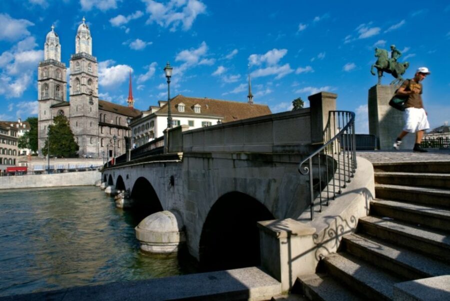 Zurich: Audio Guided City Tour and Train to “Top of Zurich” - Sihlquai to Gray Line: Getting Started Without Losing Time