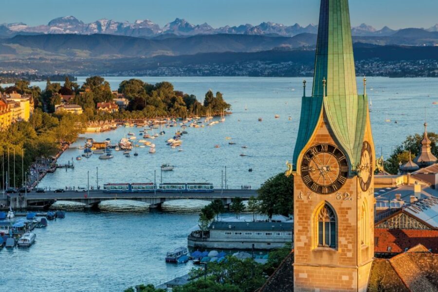 Zurich: City Top Attractions Tour by Bus with Audio Guide - The short photo stop: what you can control