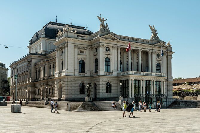 Zurich Highlights City Tour with Optional FIFA Museum Ticket - The human factor: guides can make or break a short tour