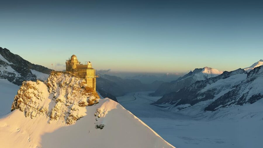 Zurich: Private tour to Interlaken, Grindelwald & Jungfrau - Sphinx Observatory plus the Eiger and Mönch view angle