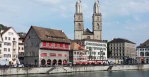 Zurich: Private Walking Tour with a Local Guide - The classic Zurich loop: Bahnhofstrasse, Lindenhof, and Grossmünster
