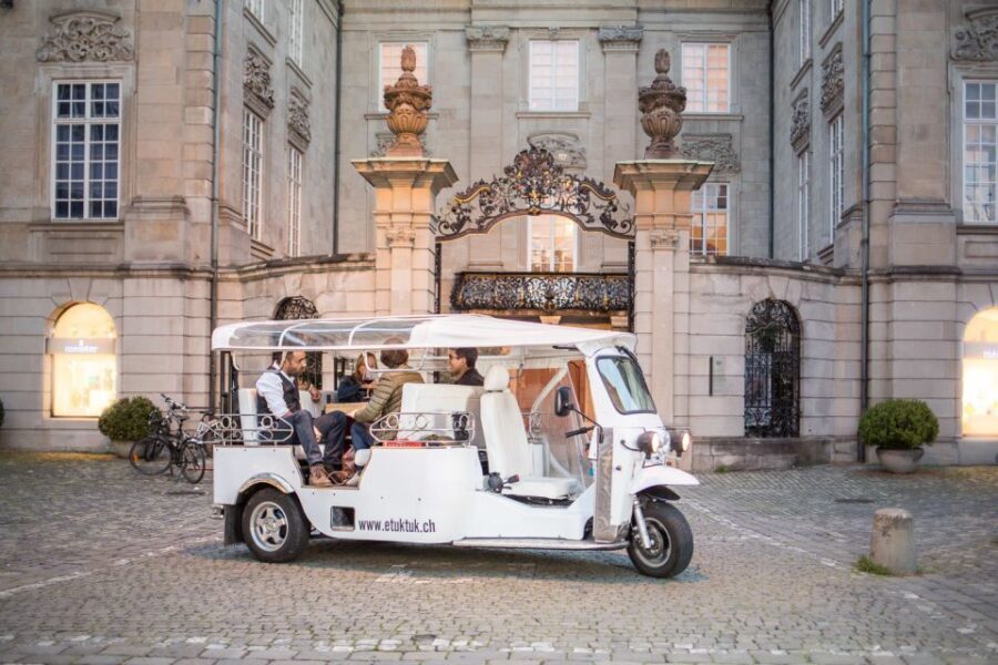 Zurich: Swiss Cheese Fondue and Wine e-Tuk-Tuk Tour - The fondue valaisanne moment: what you’ll eat and how it’s staged